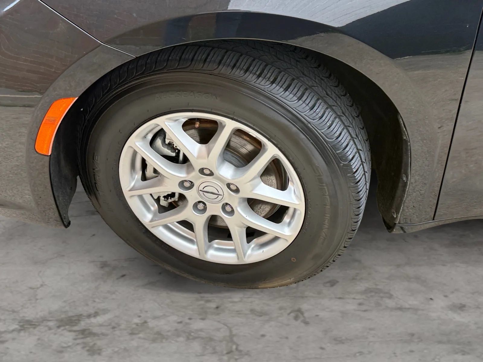 Used 2023 Chrysler Pacifica Touring-L FWD image 42