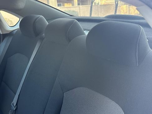 Used 2022 Kia Forte LXS w/ LXS Technology Package image 18