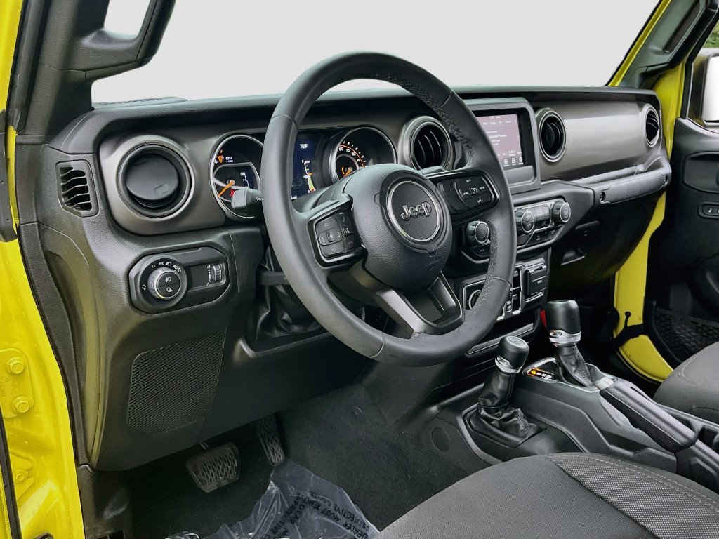 Used 2023 Jeep Gladiator Sport AWD/4WD image 9
