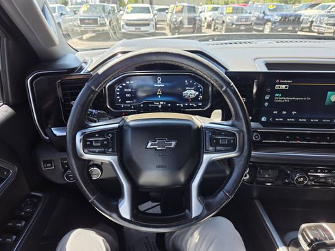 Used 2022 Chevrolet Silverado 1500 RST w/ Max Trailering Package AWD/4WD image 8