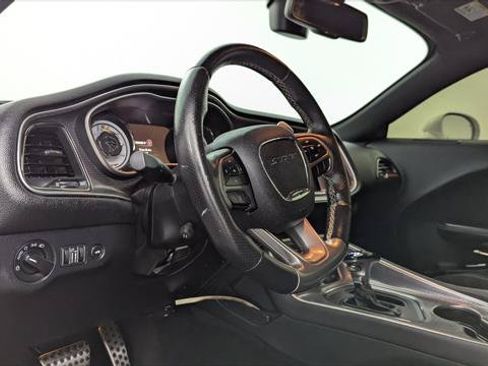 Used 2018 Dodge Challenger SRT Hellcat RWD image 21