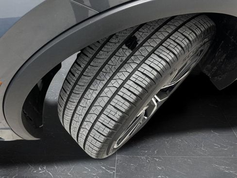 Used 2024 Volkswagen Tiguan SEL R-Line image 36