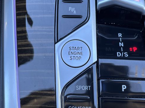 Used 2023 BMW X7 xDrive40i image 11