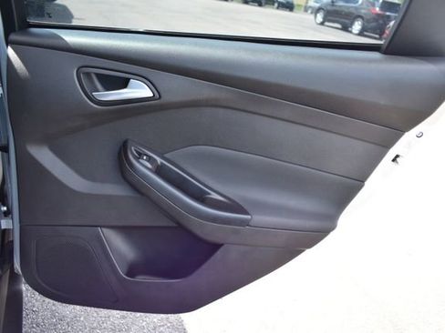 Used 2016 Ford Focus SE w/ Equipment Group 201A FWD image 35