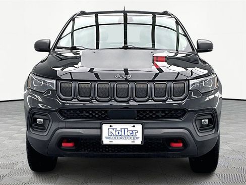 Used 2022 Jeep Compass Trailhawk w/ Trailhawk Elite Group image 3