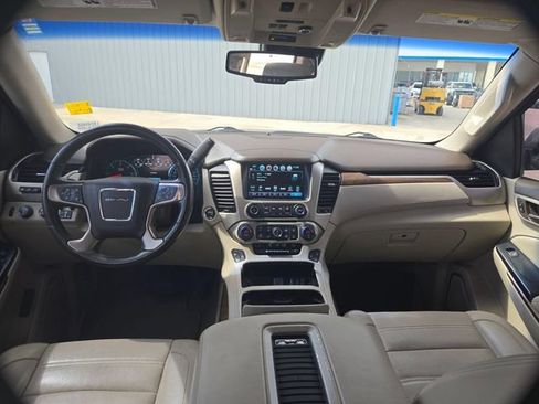 Used 2020 GMC Yukon XL Denali w/ Denali Premium Package AWD/4WD image 16