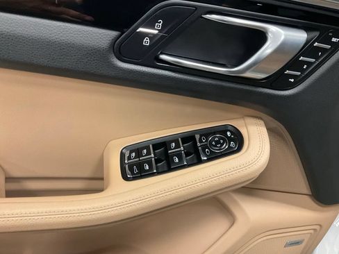 Used 2019 Porsche Macan S AWD/4WD image 19