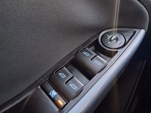 Used 2014 Ford Focus Titanium image 16