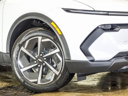 New 2026 Chevrolet Equinox EV LT image 4