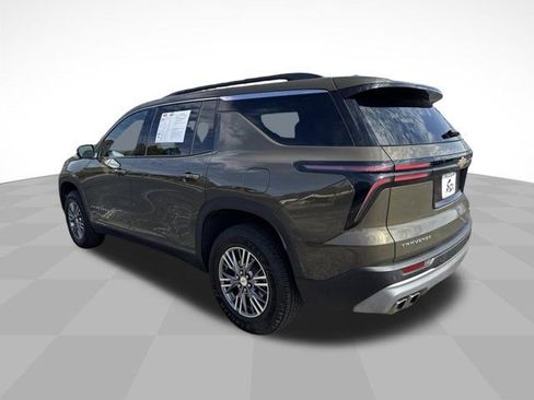 Used 2024 Chevrolet Traverse LT FWD image 7