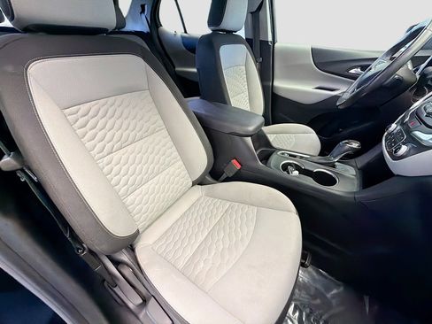 Used 2019 Chevrolet Equinox LT w/ Driver Convenience Package image 14