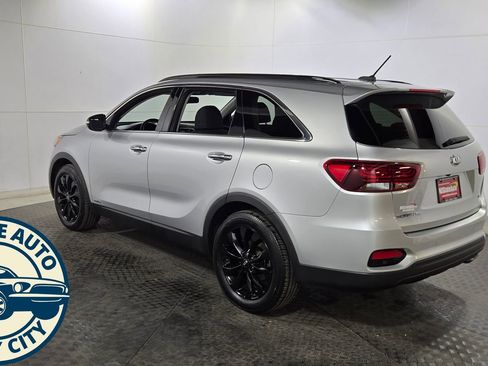 Used 2019 Kia Sorento S AWD/4WD image 5