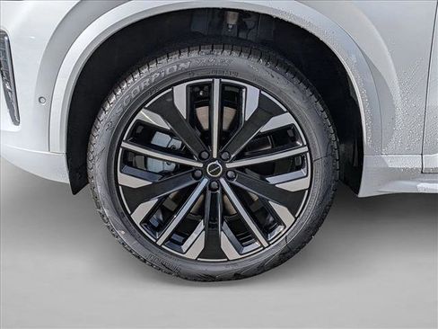 New 2026 Volvo XC90 T8 Plus w/ Protection Package Premier image 11