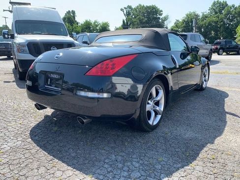 Used 2008 Nissan 350Z Touring RWD image 11