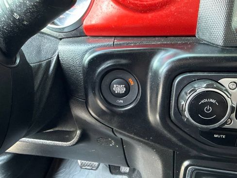 Used 2020 Jeep Wrangler Unlimited Rubicon AWD/4WD image 12