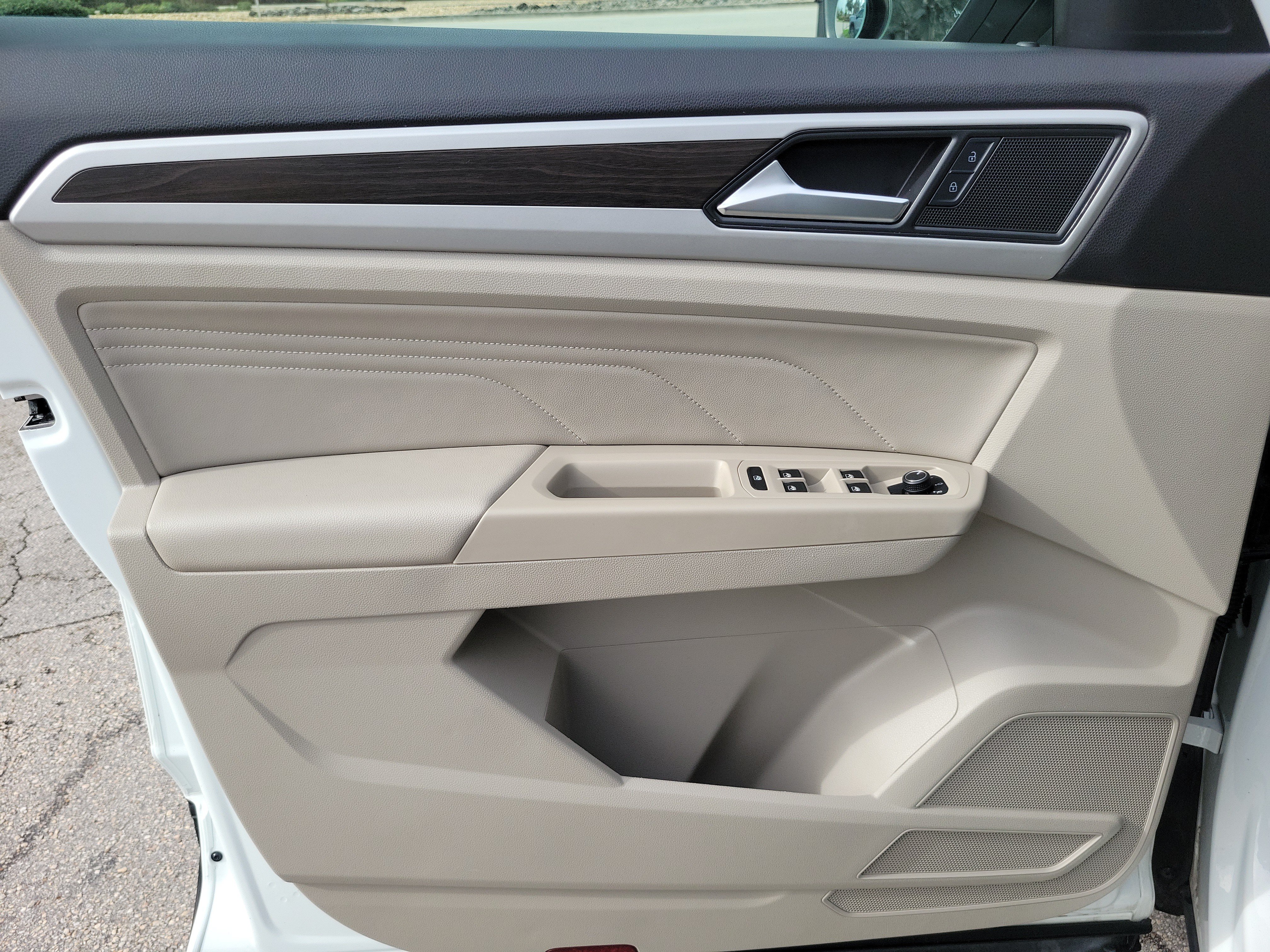 Used 2022 Volkswagen Atlas SE FWD image 24