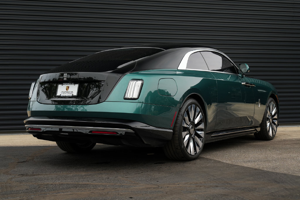 Used 2024 Rolls-Royce Spectre w/ Spectre Launch Package AWD/4WD image 15
