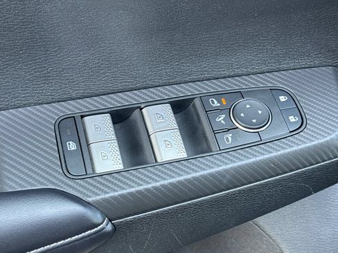 Used 2024 Mitsubishi Outlander SE AWD/4WD image 17