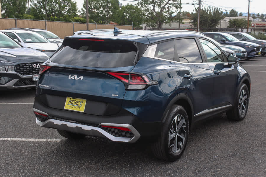 Used 2023 Kia Sportage EX AWD/4WD image 4