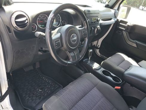 Used 2012 Jeep Wrangler Unlimited Sport image 17