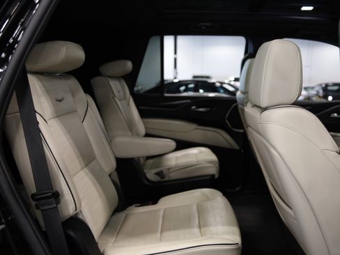 Used 2022 Cadillac Escalade Sport w/ Touring Package AWD/4WD image 38