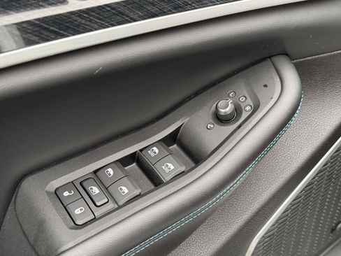 Used 2023 Jeep Grand Cherokee Trailhawk w/ Luxury Tech Group III AWD/4WD image 29