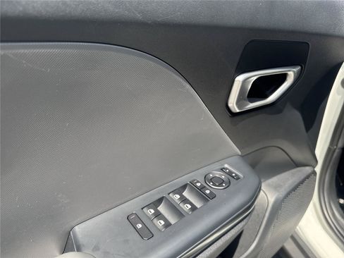 Used 2025 Kia K4 FWD image 17