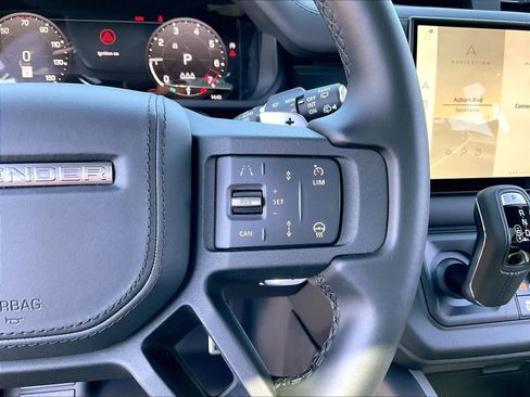 Used 2025 Land Rover Defender 110 V8 AWD/4WD image 22