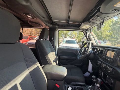 Used 2018 Jeep Wrangler Sport AWD/4WD image 11