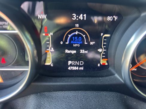 Used 2020 Jeep Wrangler Unlimited Sahara image 19