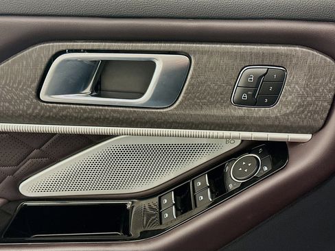 Used 2025 Ford Explorer Platinum w/ LUX Leather Package image 15