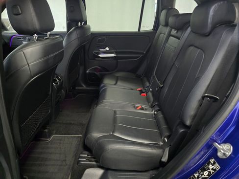 Used 2021 Mercedes-Benz GLB 250 4MATIC w/ Premium Package image 19