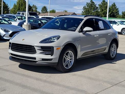 Used 2021 Porsche Macan image 39