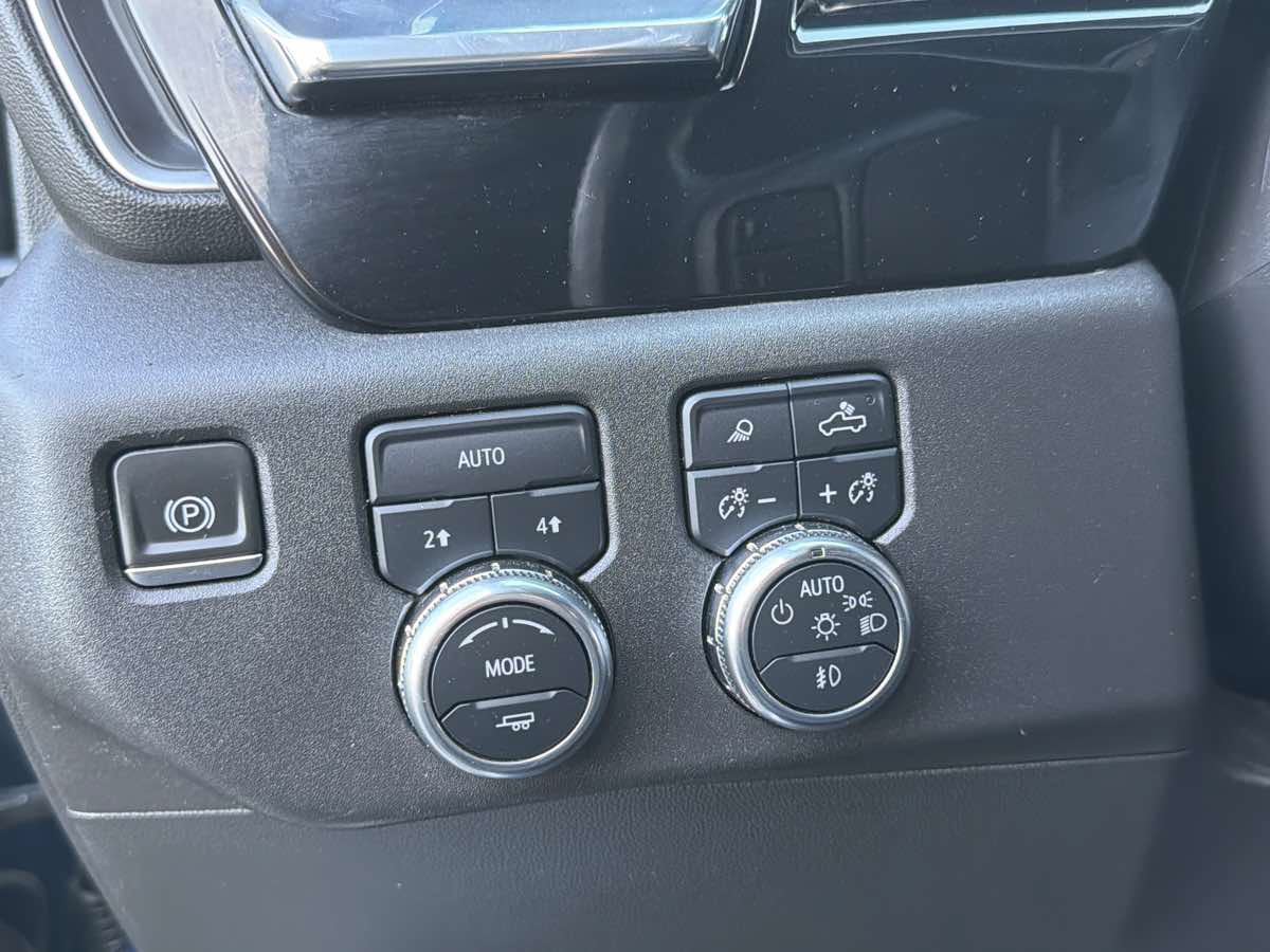 Used 2024 GMC Sierra 1500 SLT AWD/4WD image 25