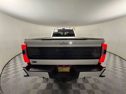 Used 2026 Ford F450 Platinum w/ FX4 Off-Road Package AWD/4WD image 4
