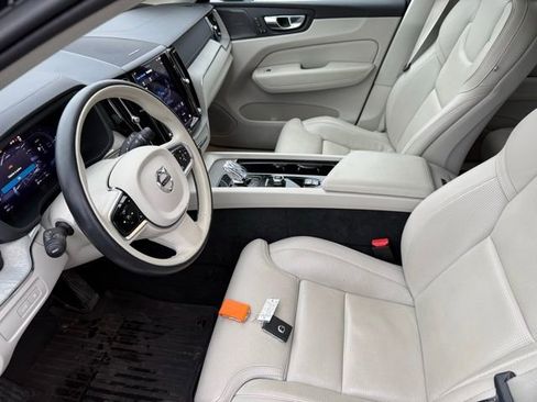 Used 2023 Volvo XC60 T8 Ultimate w/ Climate Package image 9