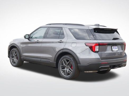 New 2026 Ford Explorer ST-Line w/ ST-Line Street Pack AWD/4WD image 5