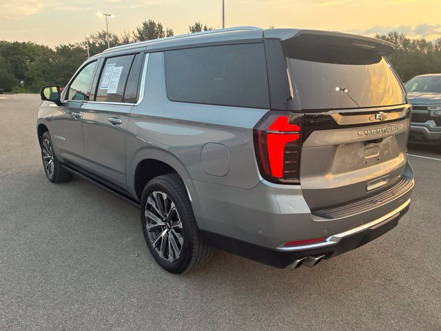 Used 2025 Chevrolet Suburban High Country AWD/4WD image 5