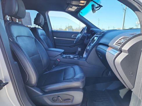 Used 2019 Ford Explorer Limited w/ Class III Trailer Tow Package image 17