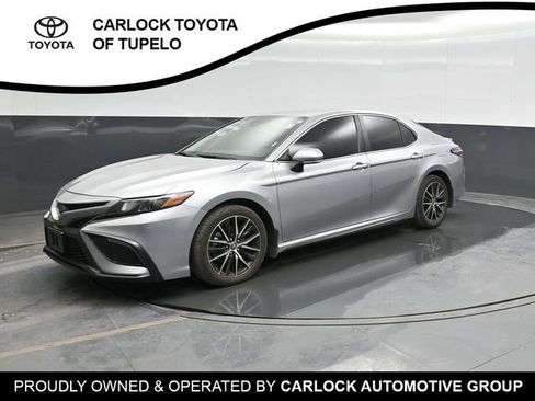 Used 2024 Toyota Camry SE image 8