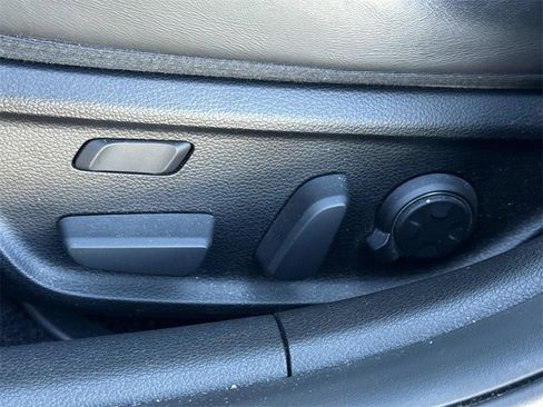 Used 2021 Genesis G70 3.3T w/ Sport Package image 17