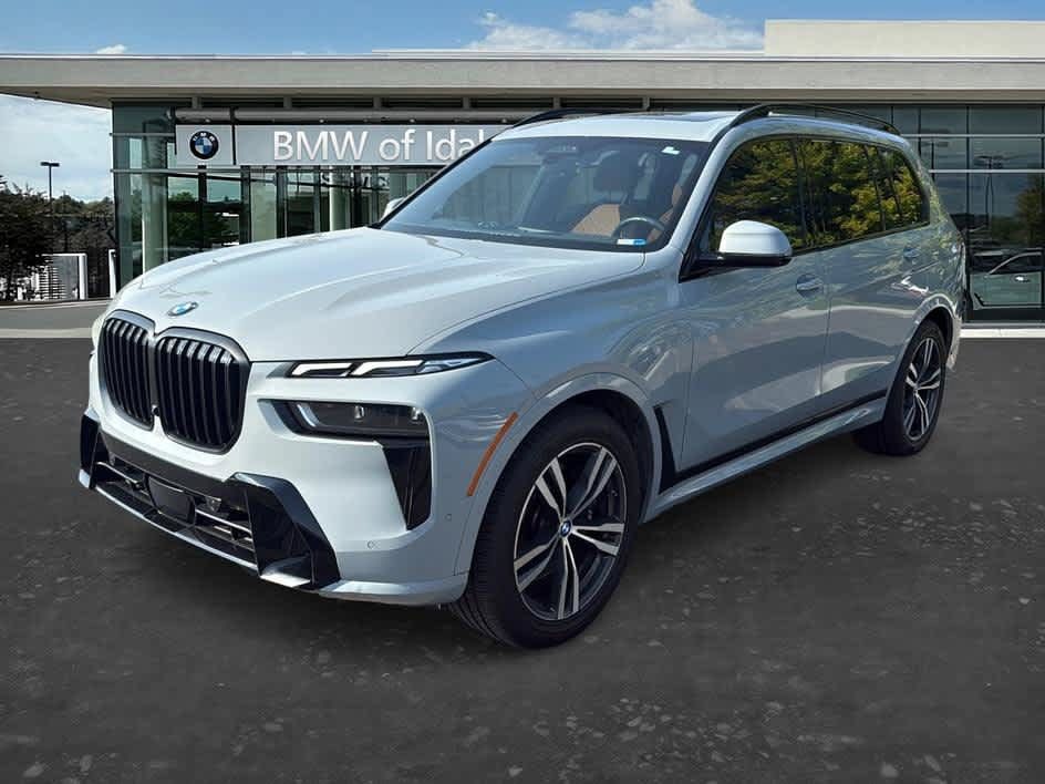 Used 2024 BMW X7 xDrive40i w/ M Sport Package AWD/4WD image 9