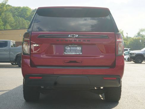 Used 2023 Chevrolet Suburban Z71 w/ Luxury Package image 8