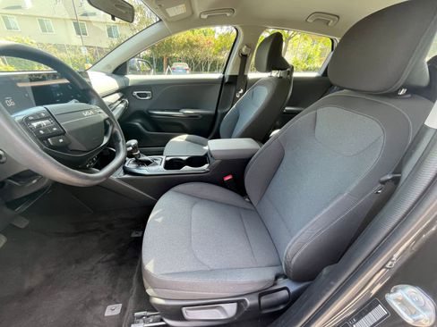 Used 2025 Kia K4 LXS image 24