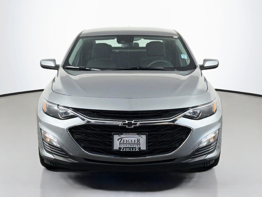 Used 2023 Chevrolet Malibu RS FWD image 2