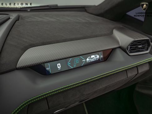 Used 2024 Lamborghini Revuelto image 36