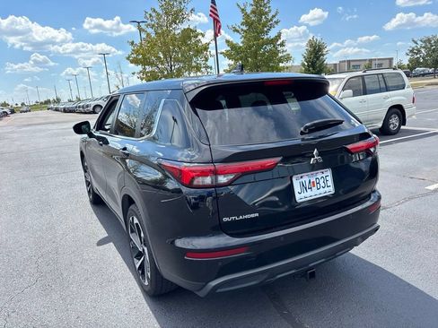 Used 2022 Mitsubishi Outlander ES AWD/4WD image 3