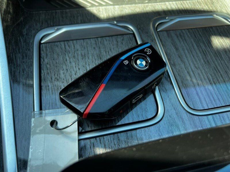 Used 2024 BMW i7 M70 AWD/4WD image 44