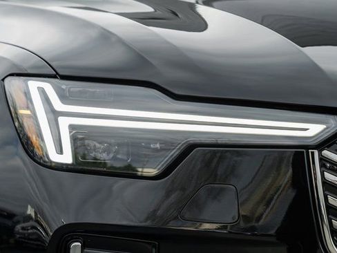 Certified 2025 Volvo XC90 T8 Core w/ Climate Package image 12