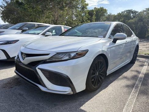 Used 2021 Toyota Camry XSE FWD image 4